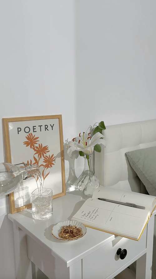 5 Things Every Girl Needs in Her Apartment